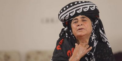 Benmelee is made of two words:Ben(beneath) and MEL(neck) which
means a song performed by kurdish women in
two province of kermanshah and Ilam.Benmelee represents liberty of
women in the past.